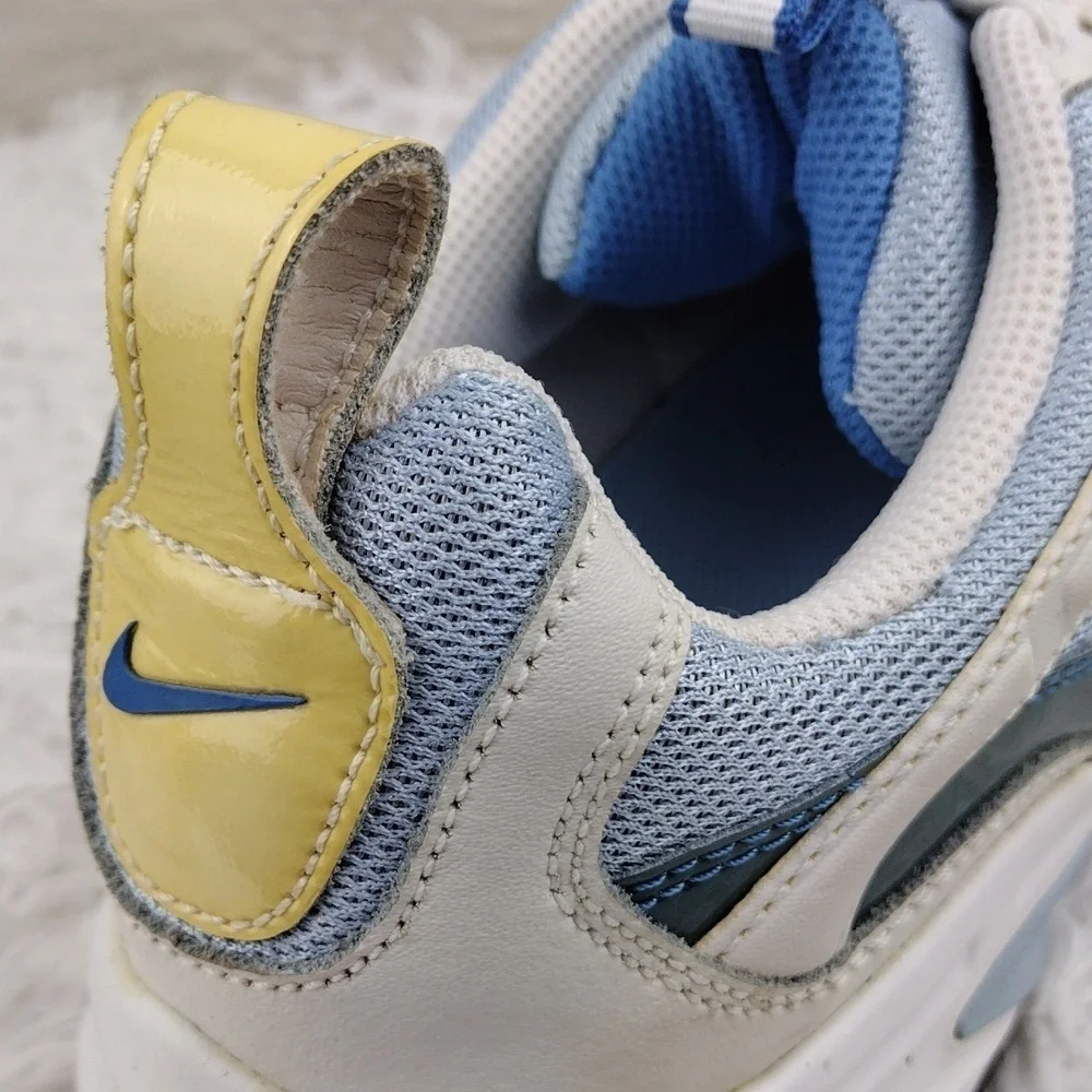 Nike XCelleration Blue Mesh White Detail Elastic Lace Step In Running Sneaker